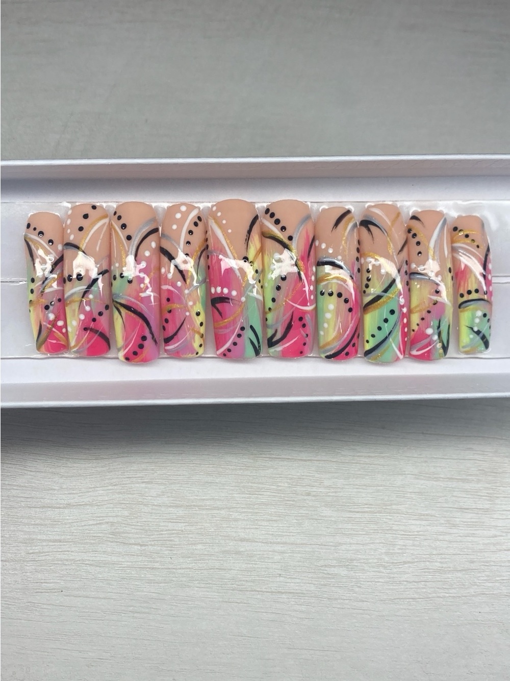 90s Abstract Art Acrylic Press-On Nails